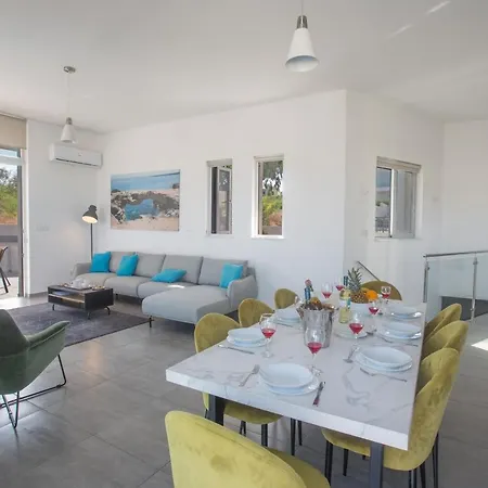 Desi - 2 Villas Next To Each Other פרוטאראס